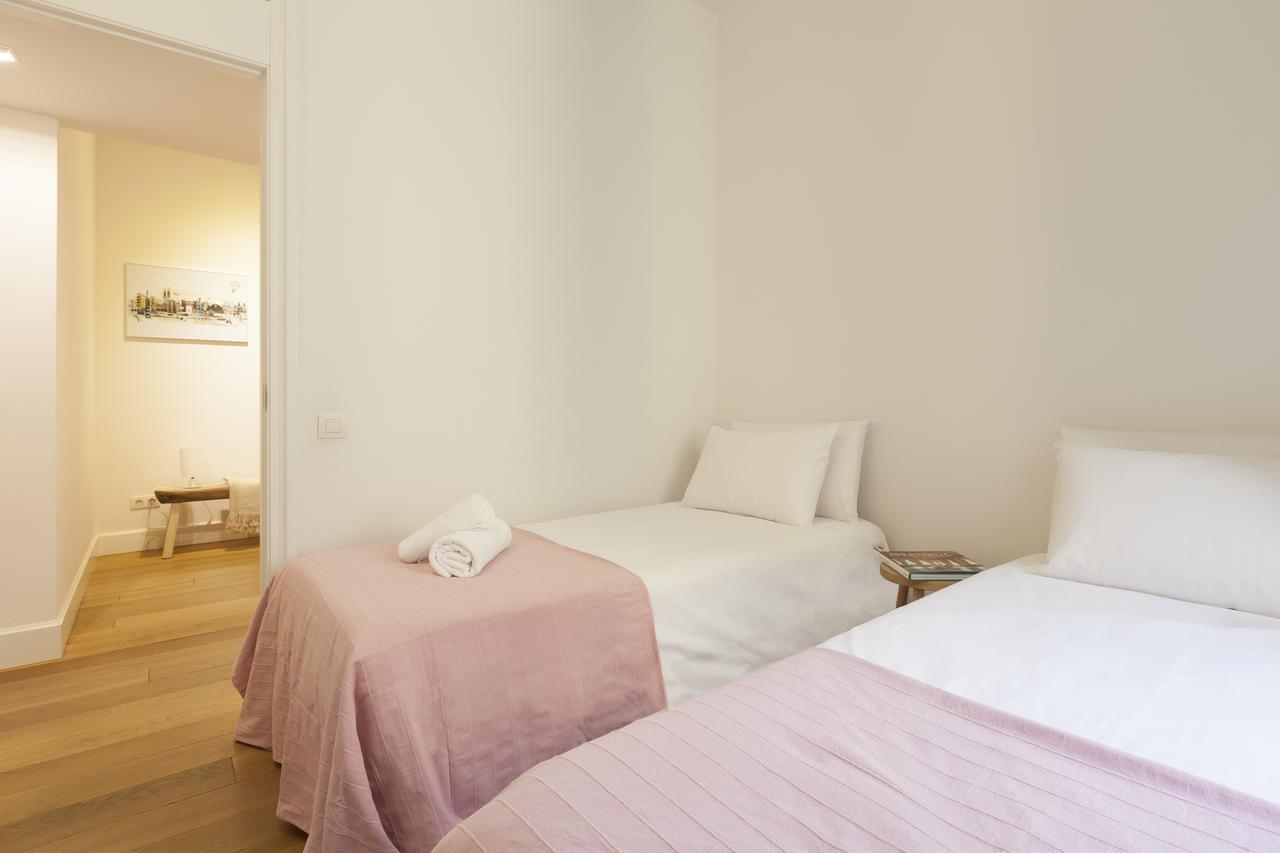 Click&Flat Luxury Sant Joan Apartment บาร์เซโลนา ภายนอก รูปภาพ